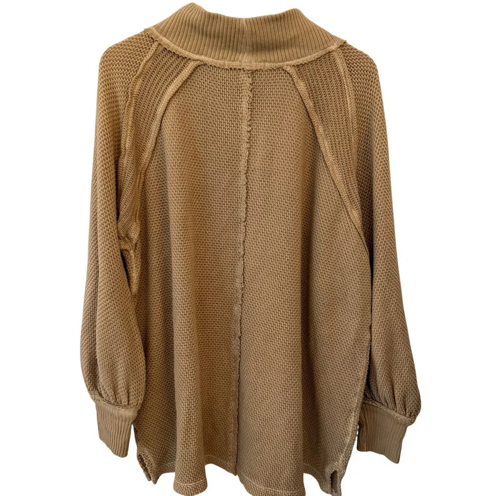 We The Free Thermal Knit Top Womens Medium Tan Excellent Mock Neck Waffle Seam